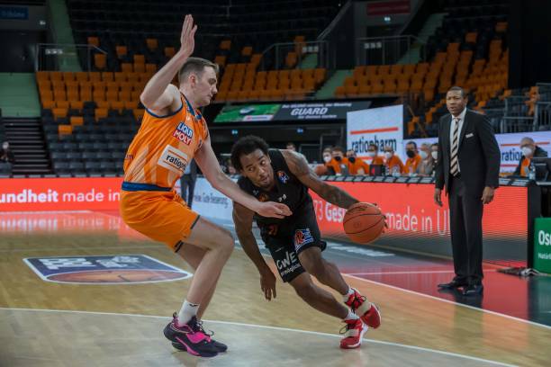 我们深刻感 我们深刻感