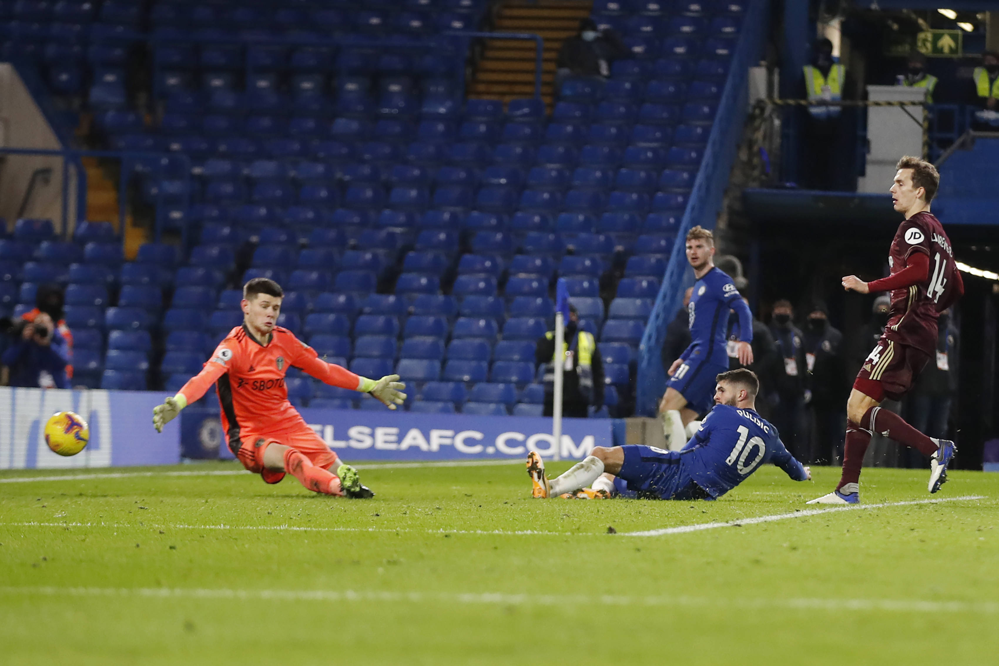 场精彩纷呈 场精彩纷呈